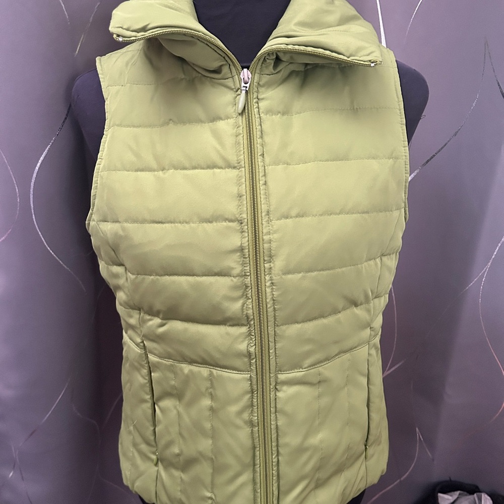 Kenneth Cole Reaction Women's Quilted Vest in Light Green